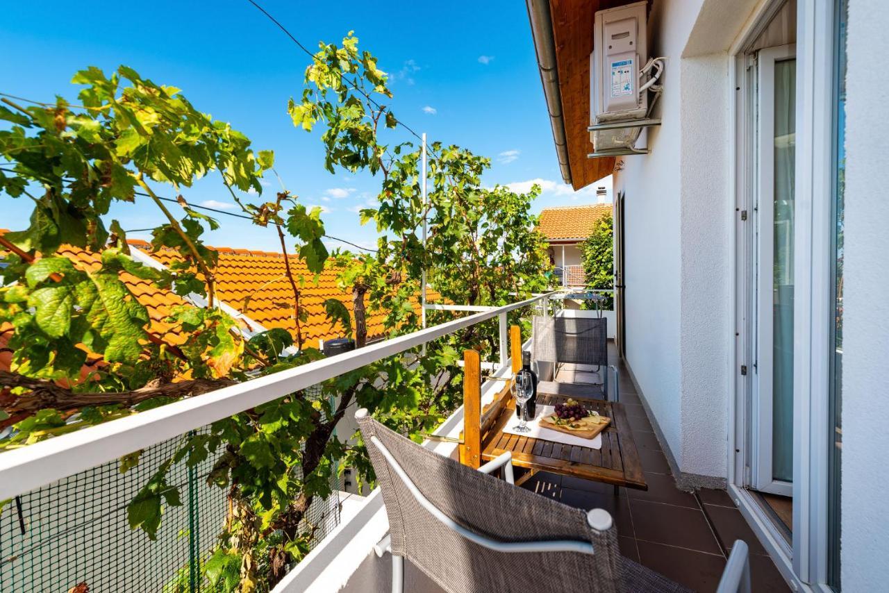 Apartment Maia Lena For Family Jasenice  Exterior foto